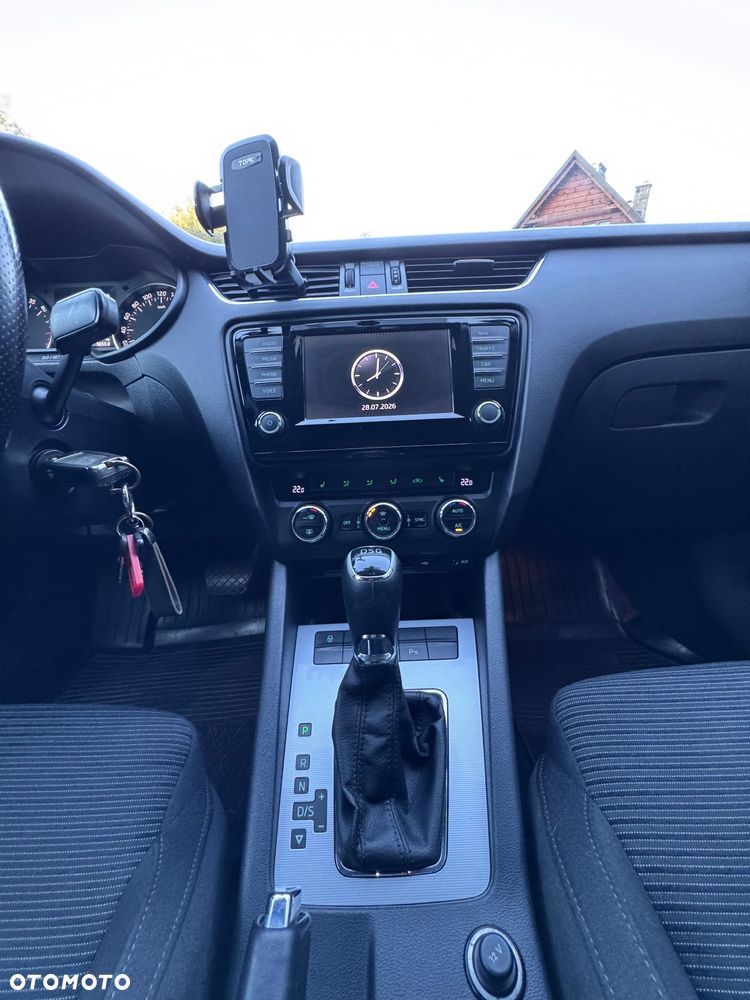 Skoda Octavia 2.0 TDI DSG RS - 12