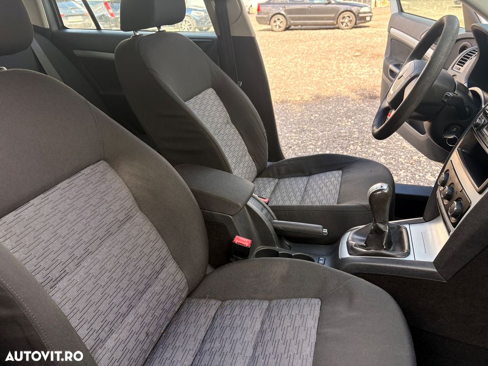 Volkswagen Golf 1.9 TDI BlueMotion Comfortline - 4