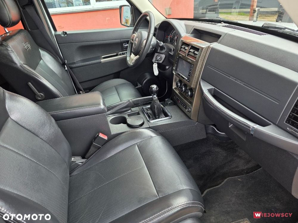 Jeep Cherokee - 21
