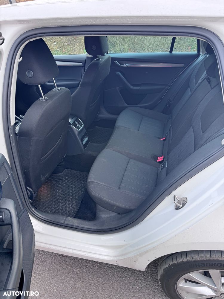 Skoda Octavia 2.0 TDI Style - 14