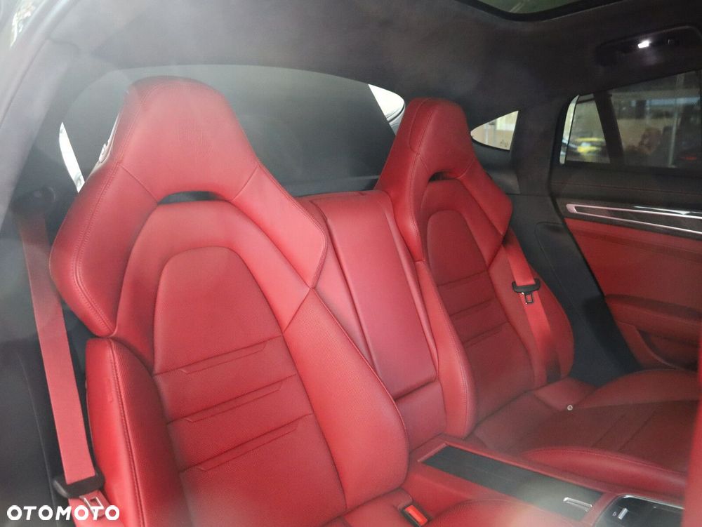 Porsche Panamera - 22