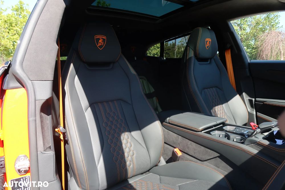 Lamborghini URUS - 12
