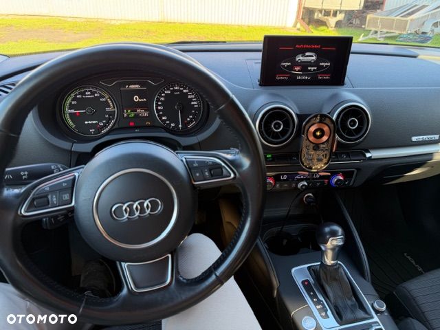 Audi A3 Sportback 1.4 TFSI e-tron S tronic - 14