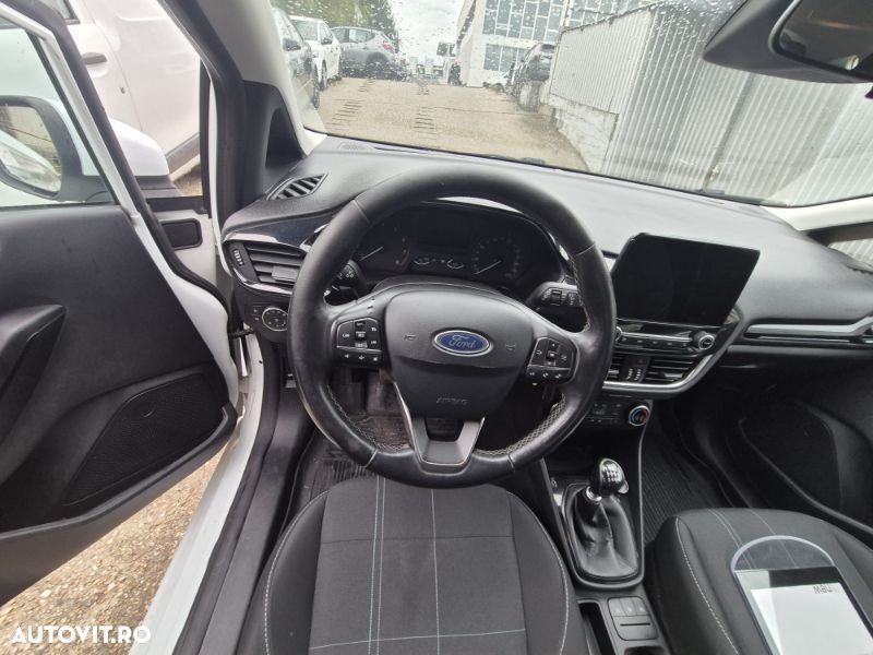 Ford Fiesta - 12