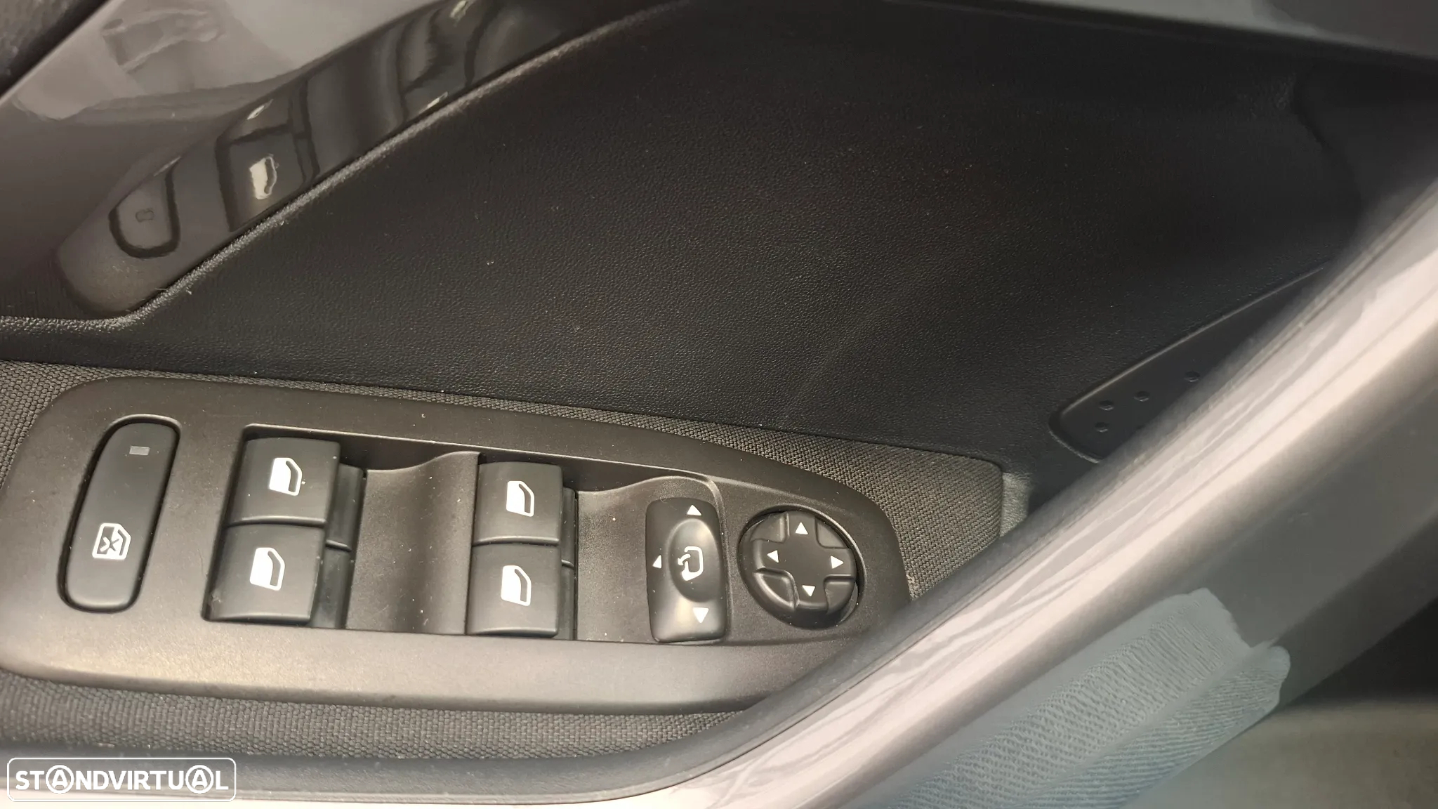 Peugeot 2008 1.6 BlueHDi Style - 15