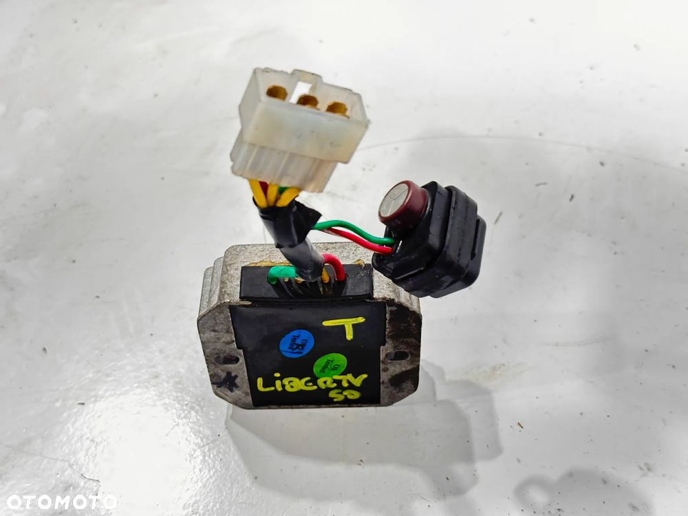 Regulator napięcia Piaggio Liberty 50 16-22r. - 5