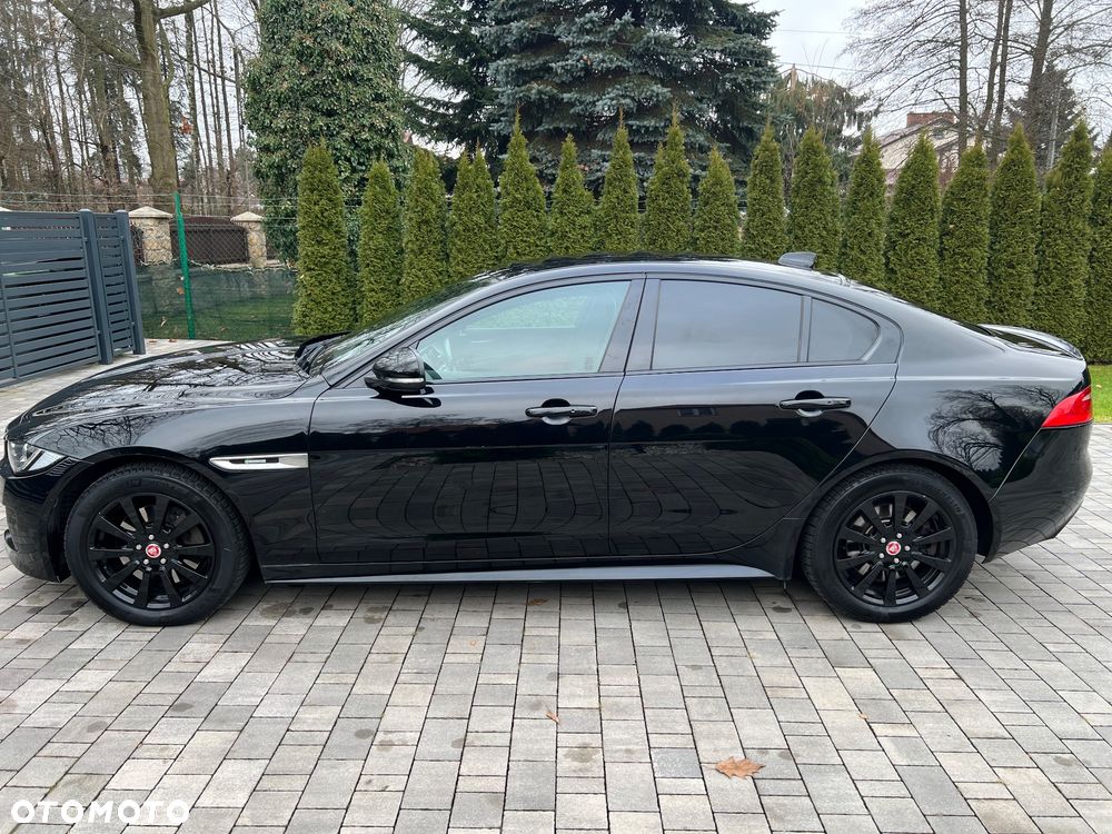 Jaguar XE 2.0 D R-Sport - 3