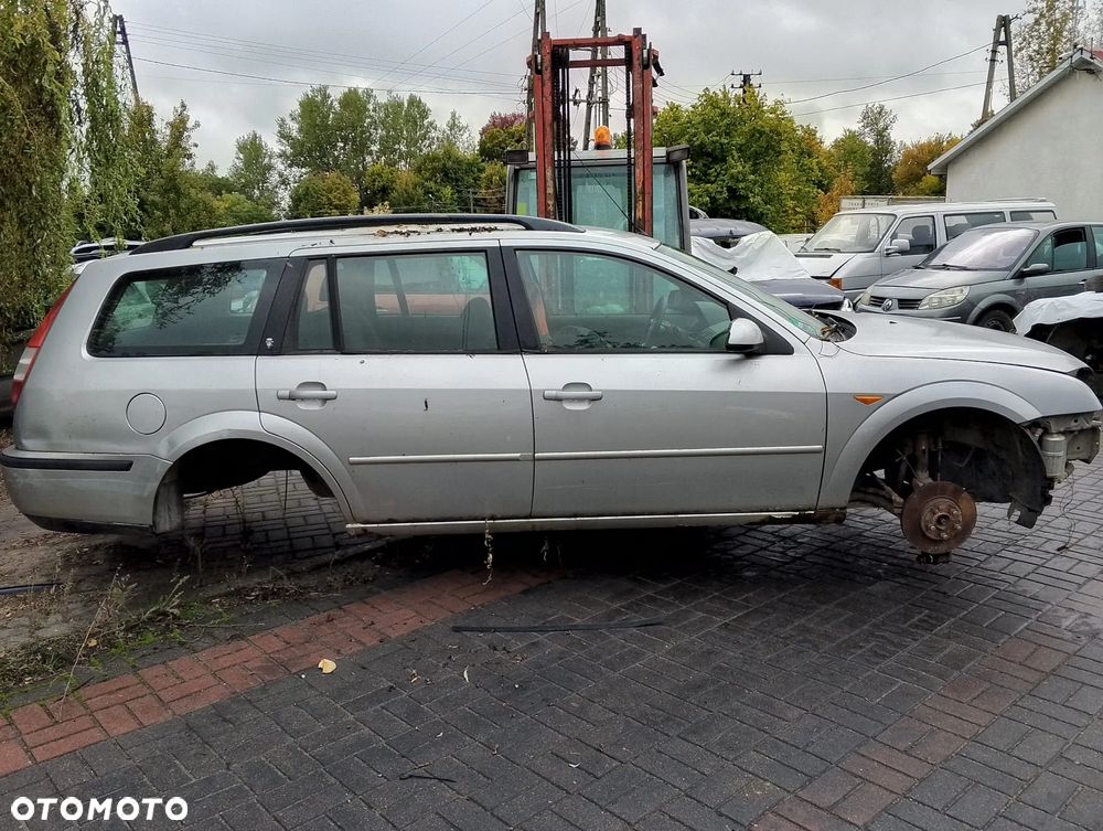 Ford Mondeo Mk.3 (00-03r.) 1.8B 125KM. Silnik CHBA, CHBB Skrzynia MTX 75 lakier Stardust Silver (metalic) . Cały na części GWARANCJA !!!  Przód Tył Zestaw Komplet Drzwi Klapa Zderzak Błotnik Maska Grill Atrapa Szyba Pas Lampa Lusterko Boczki Fotel Kanapa Kokpit Deska Rozdzielcza Przełącznik Włącznik Sterownik Przewody Wiązka Instalacja Moduł Komputer Czujnik Listwa Pompa Alternator Wtryski Głowica Rozrusznik Kompresor Sprzęgło Dwumas Silnik Skrzynia ABS Klimatyzacji Paliwa Wspomagania Kolektor Turbina Przepustnica Zawór Chłodnica Koło Hak Belka Sanki Zawieszenie Mcpherson Półoś Amortyzator Wydech Tłumik Zacisk Most - 12