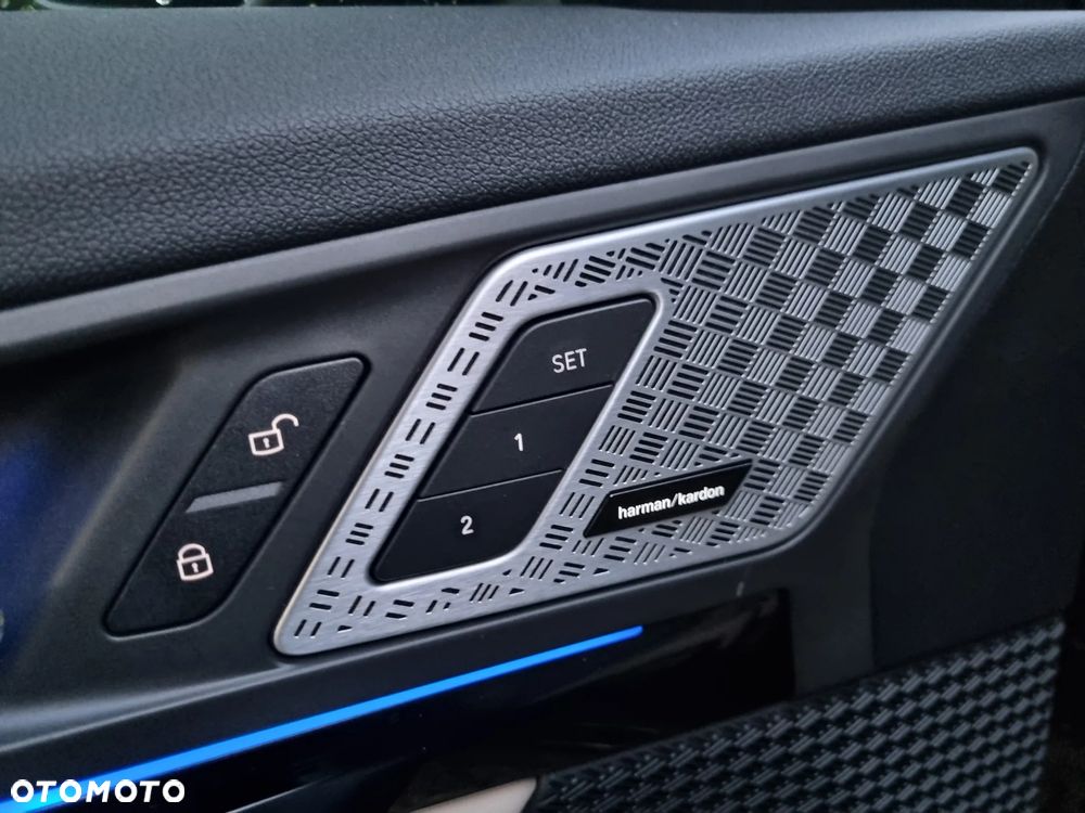 BMW X1 - 10