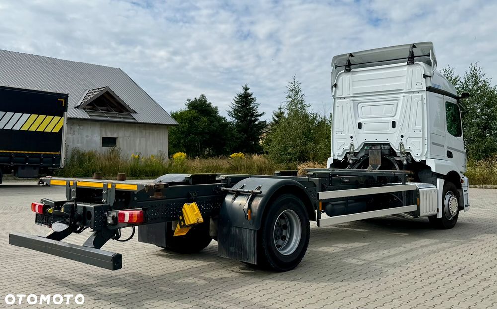 Mercedes-Benz ACTROS 1840 / RAMA DO ZABUDOWY / BDF / SYPIALKA / AUTOMAT / CAŁY NA PODUSZKACH / GLOB / 2022 ROK / DO ŻYWCA / BYDŁA / LAWETA / FIRANKA - 3