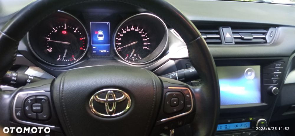 Toyota Avensis - 9