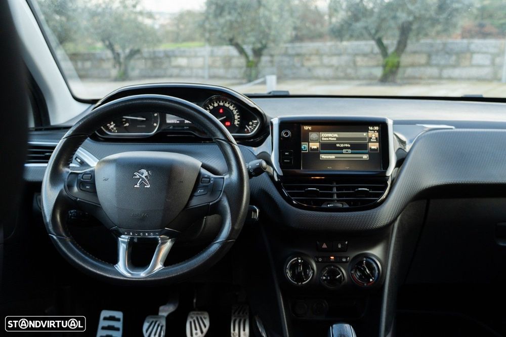 Peugeot 2008 1.2 PureTech Style - 9