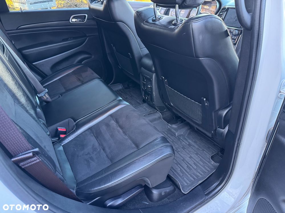 Jeep Grand Cherokee - 19