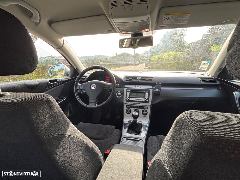 VW Passat 2.0 TDI Confortline - 21