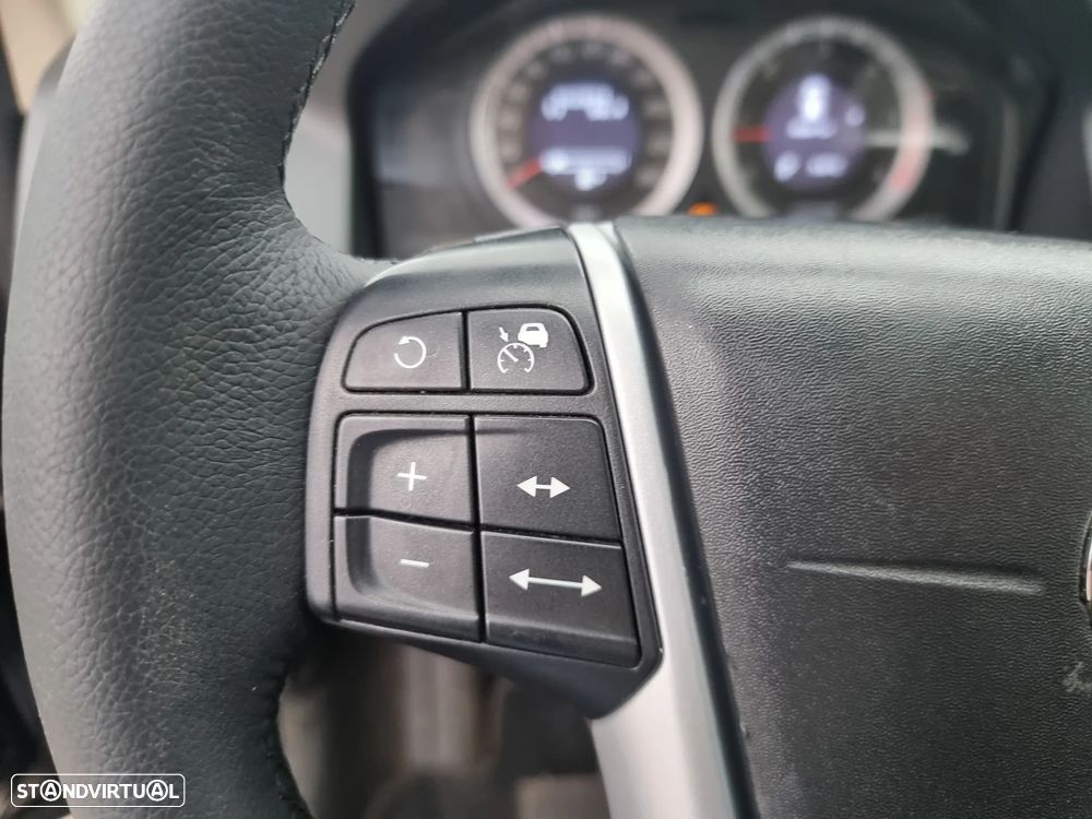 Volvo XC 60 2.4 D5 Summum AWD Geartronic - 12