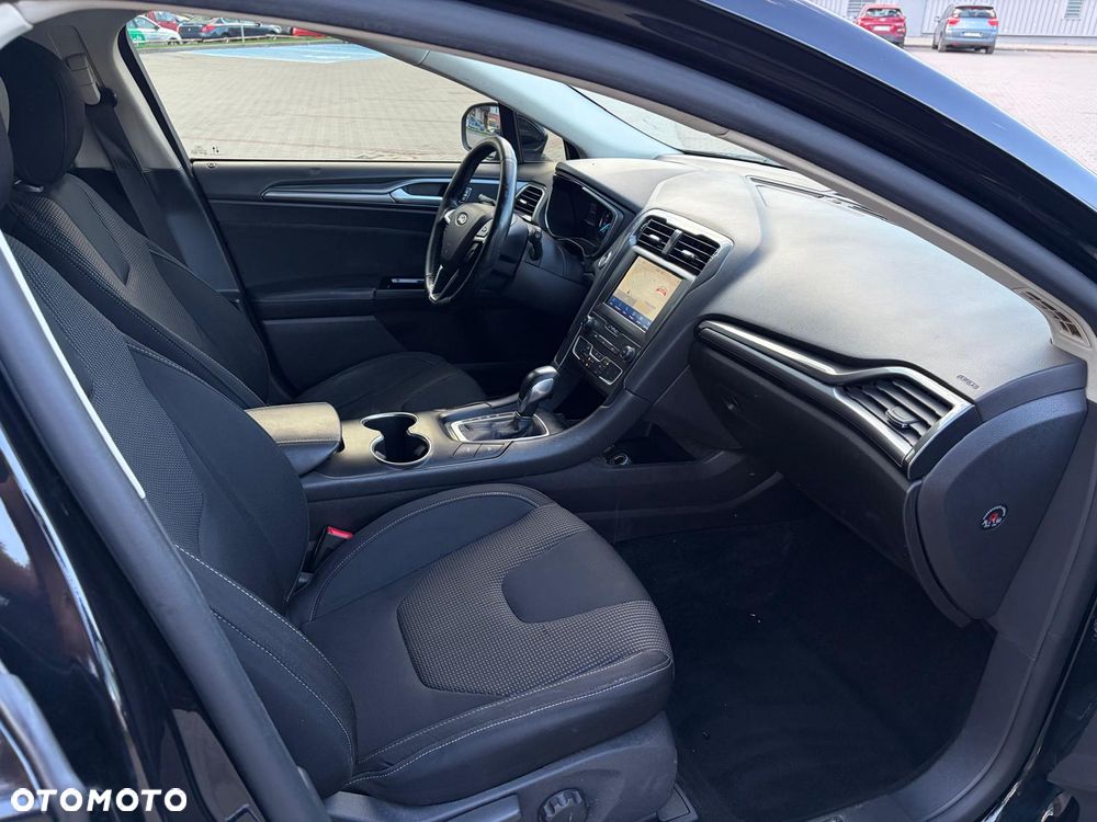 Ford Mondeo 2.0 Hybrid Titanium - 17