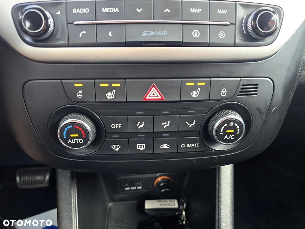 Kia Venga 1.6 CVVT Automatik UEFA EURO 2016 - 30