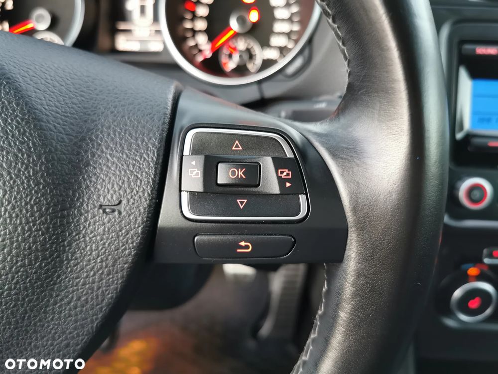 Volkswagen Golf - 32