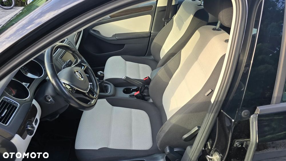 Volkswagen Jetta 1.4 TSI BMT Comfortline - 23