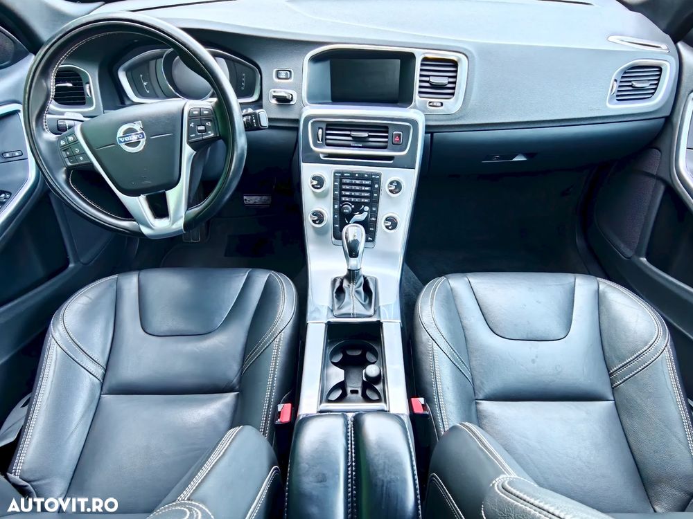 Volvo S60 D3 Geartronic Summum - 11