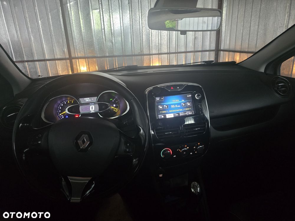 Renault Clio - 6