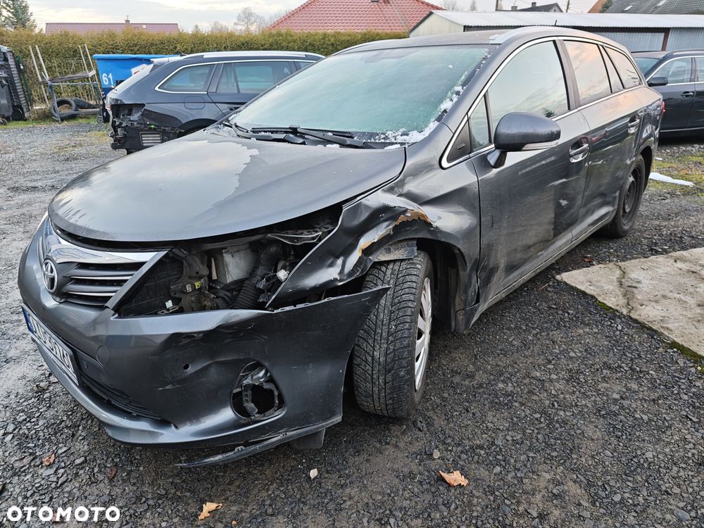 Toyota Avensis 1.8 Premium MS - 2