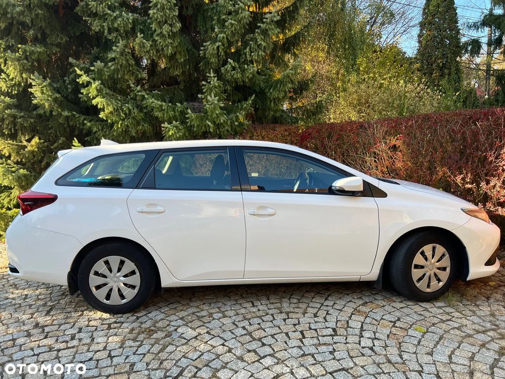 Toyota Auris 1.4 D-4D Business Edition - 1