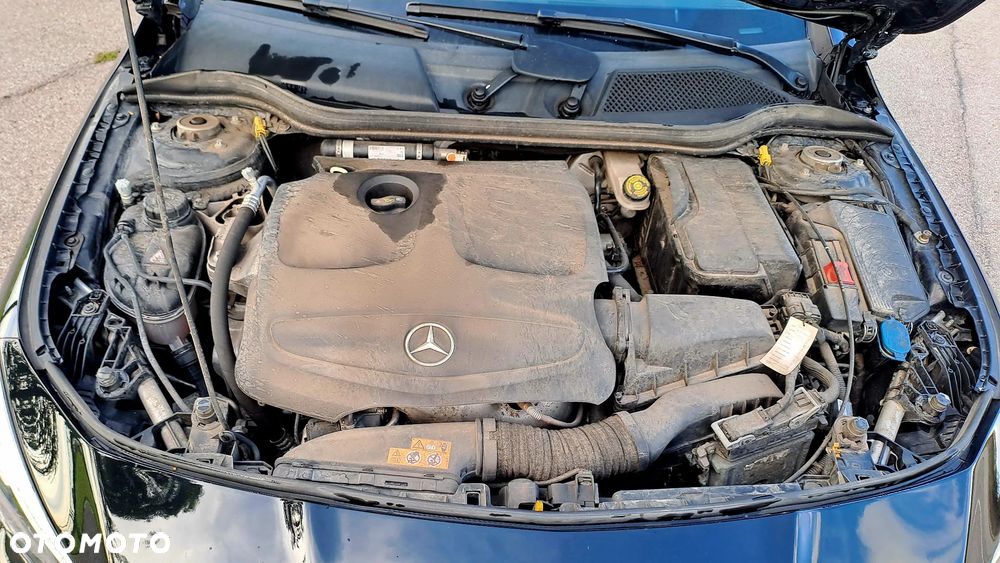 Mercedes-Benz CLA 180 7G-DCT AMG Line - 20