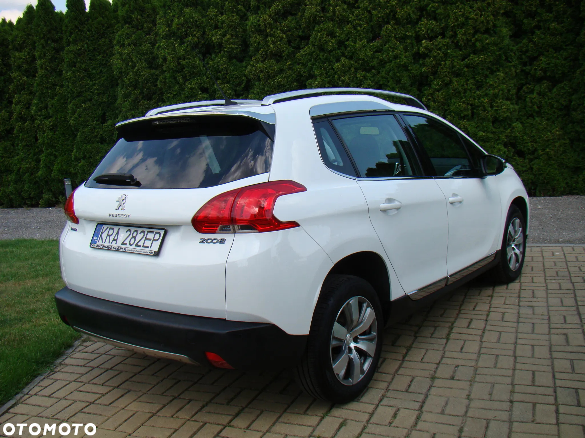 Peugeot 2008 - 9