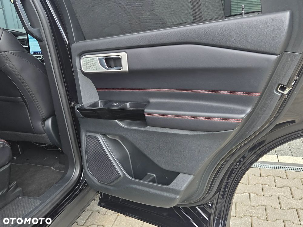 Ford Explorer 3.0 EcoBoost PHEV 4WD ST-Line - 31