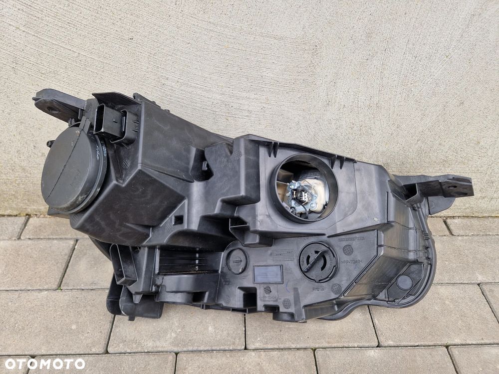 LAMPA PRZEDNIA LEWA PEUGEOT PARTNER IV, RIFTER  2018-- LED - 6