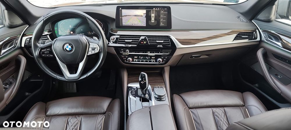 BMW Seria 5 520d Luxury Line - 9