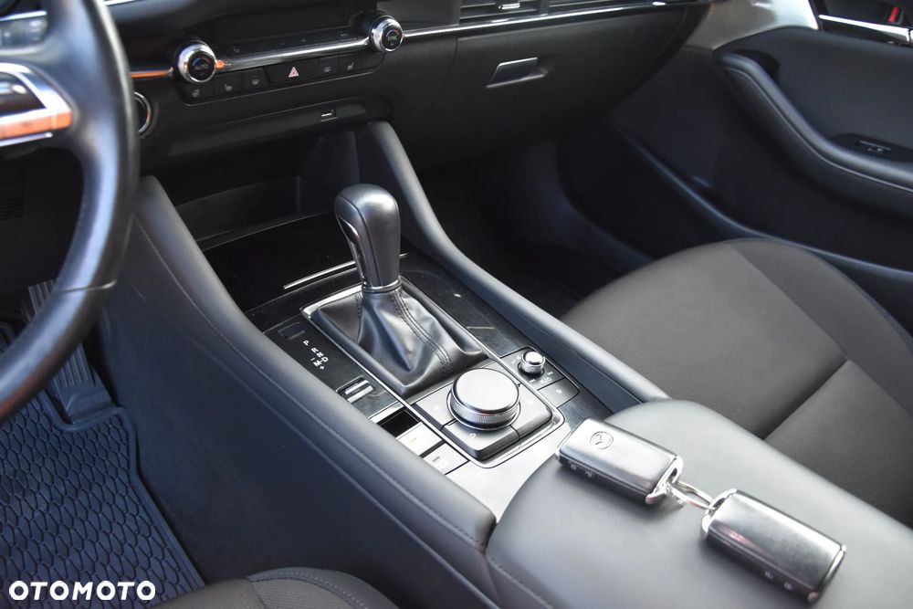 Mazda 3 e-SKYACTIV-G 2.0 M HYBRID DRIVE - 16