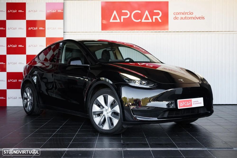 Tesla Model Y Long Range Dual Motor AWD - 4