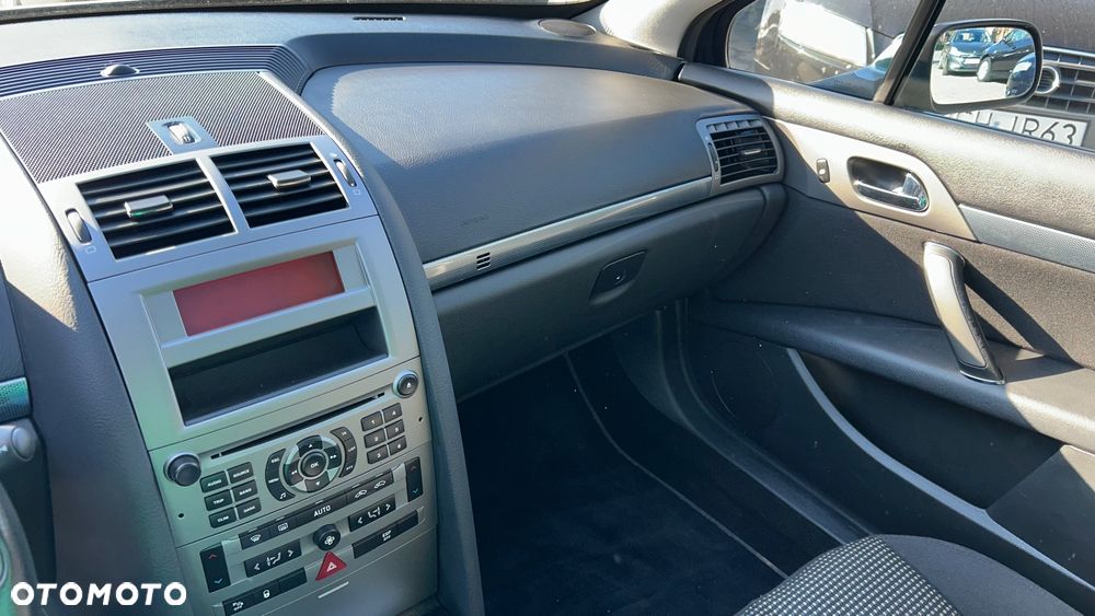 Peugeot 407 - 28
