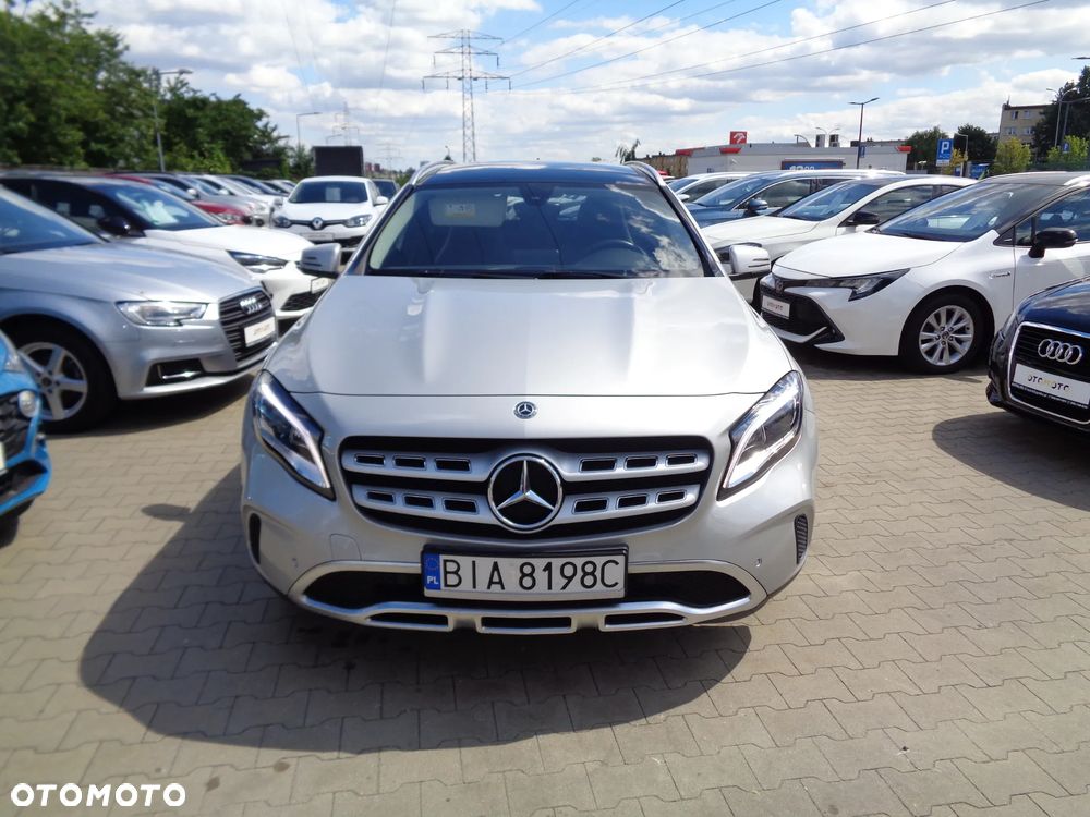 Mercedes-Benz GLA 180 7G-DCT Activity Edition - 4