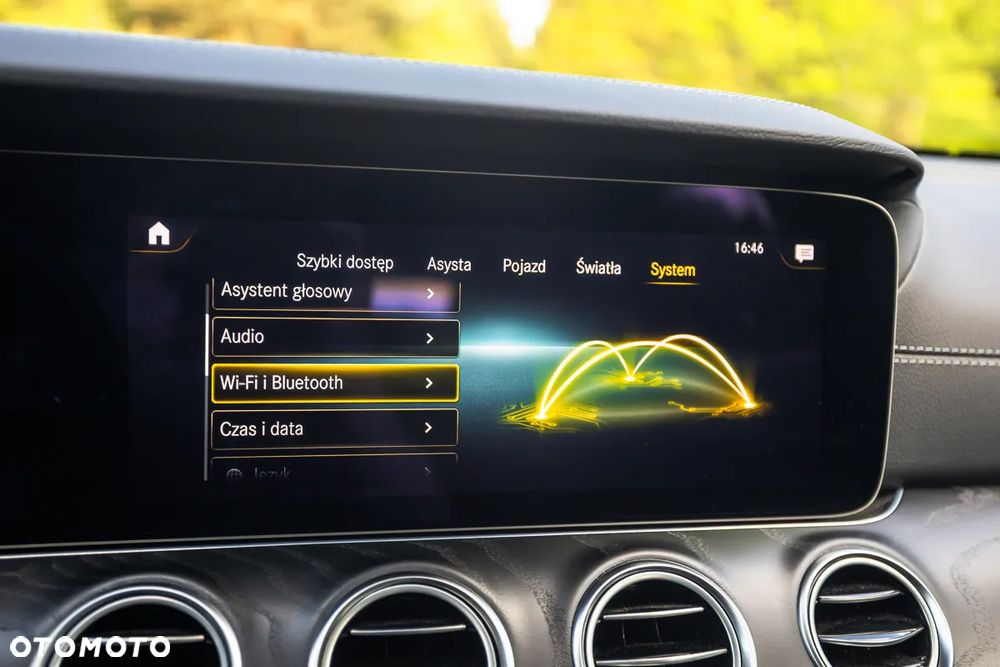 Mercedes-Benz Klasa E 300de 4Matic 9G-TRONIC - 36