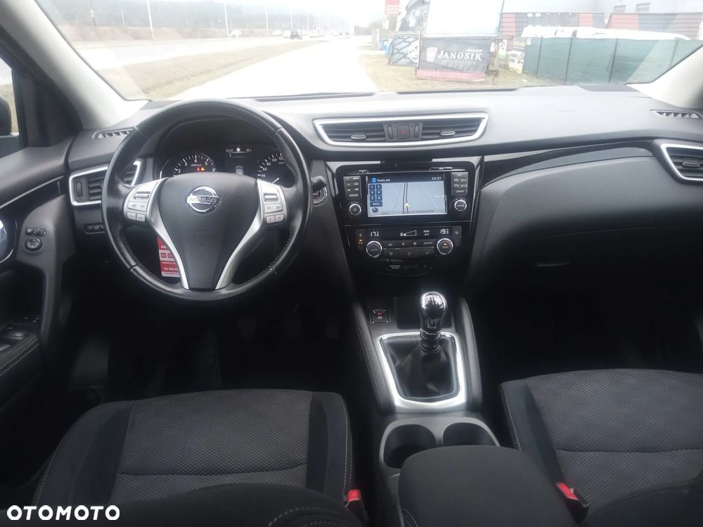 Nissan Qashqai 1.2 DIG-T N-Vision - 16