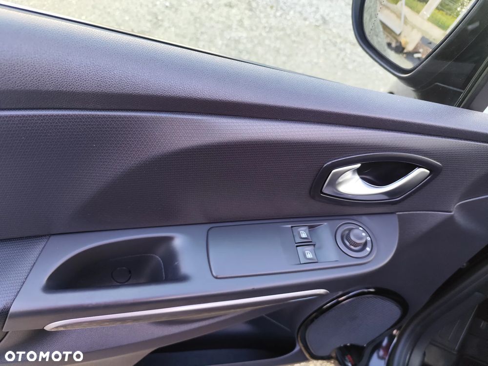 Renault Clio 1.2 16V 75 LIMITED - 24