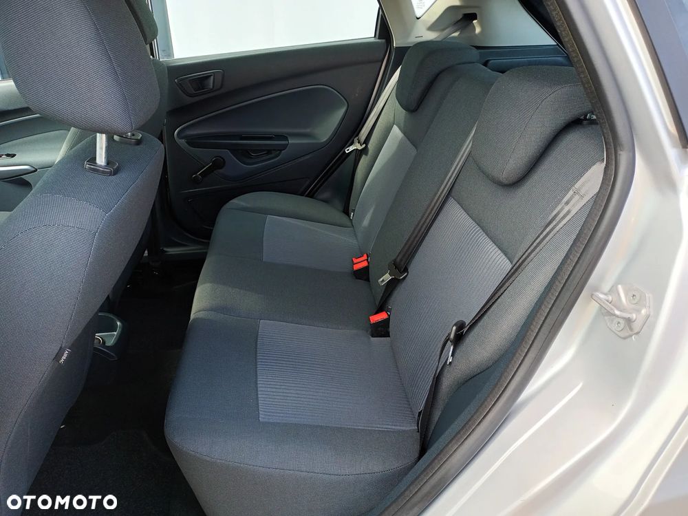 Ford Fiesta 1.25 Titanium X - 23