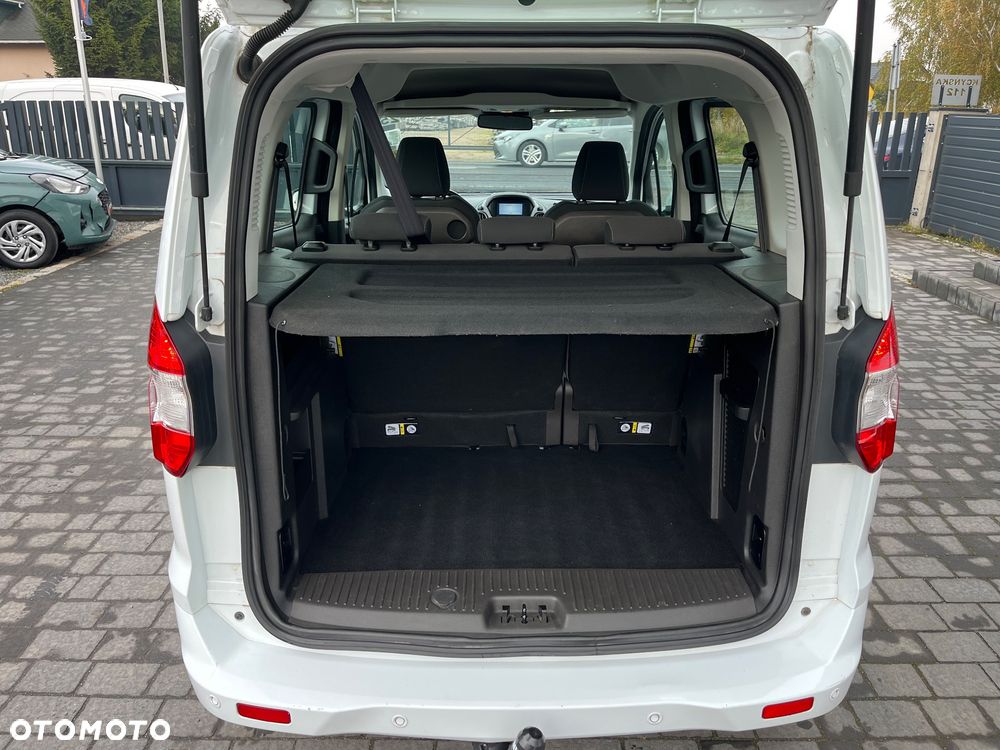 Ford Tourneo Courier - 12