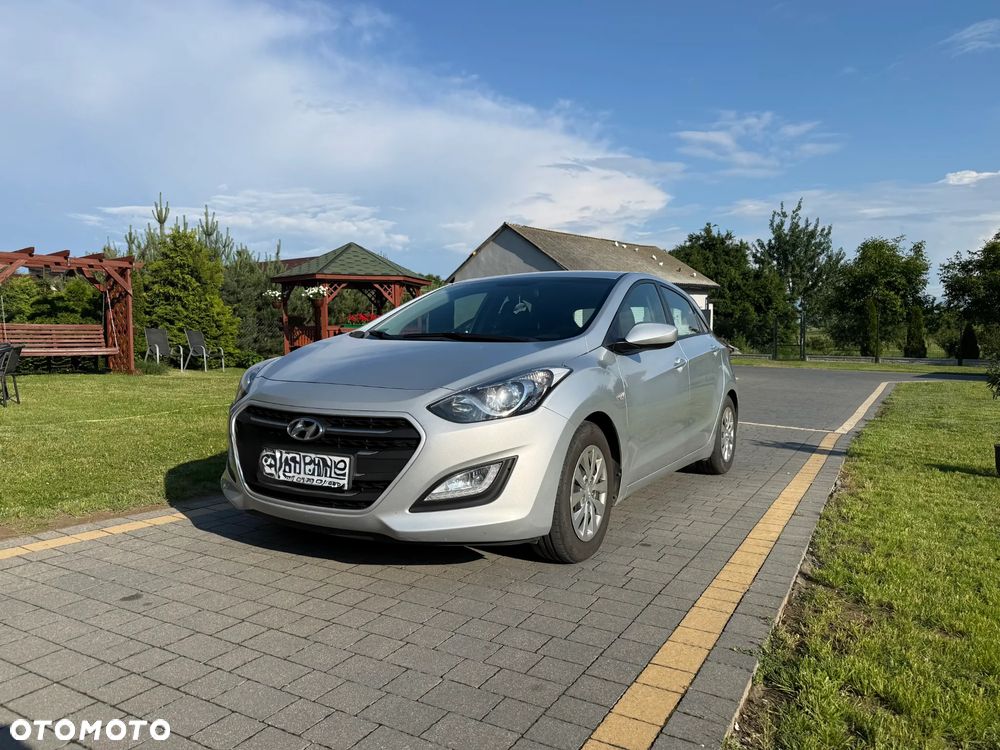 Hyundai i30 1.6 D Classic + - 4