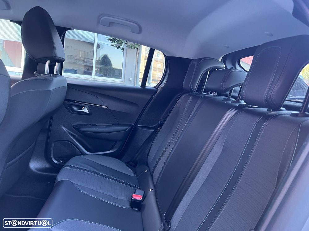 Peugeot 208 1.2 PureTech Allure Pack - 12