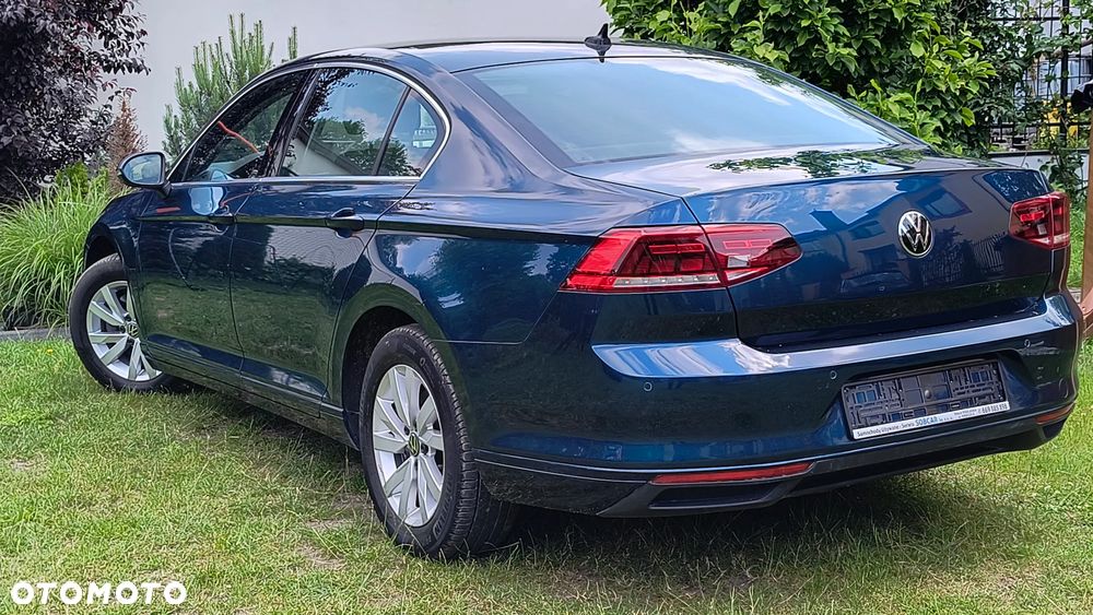 Volkswagen Passat - 2