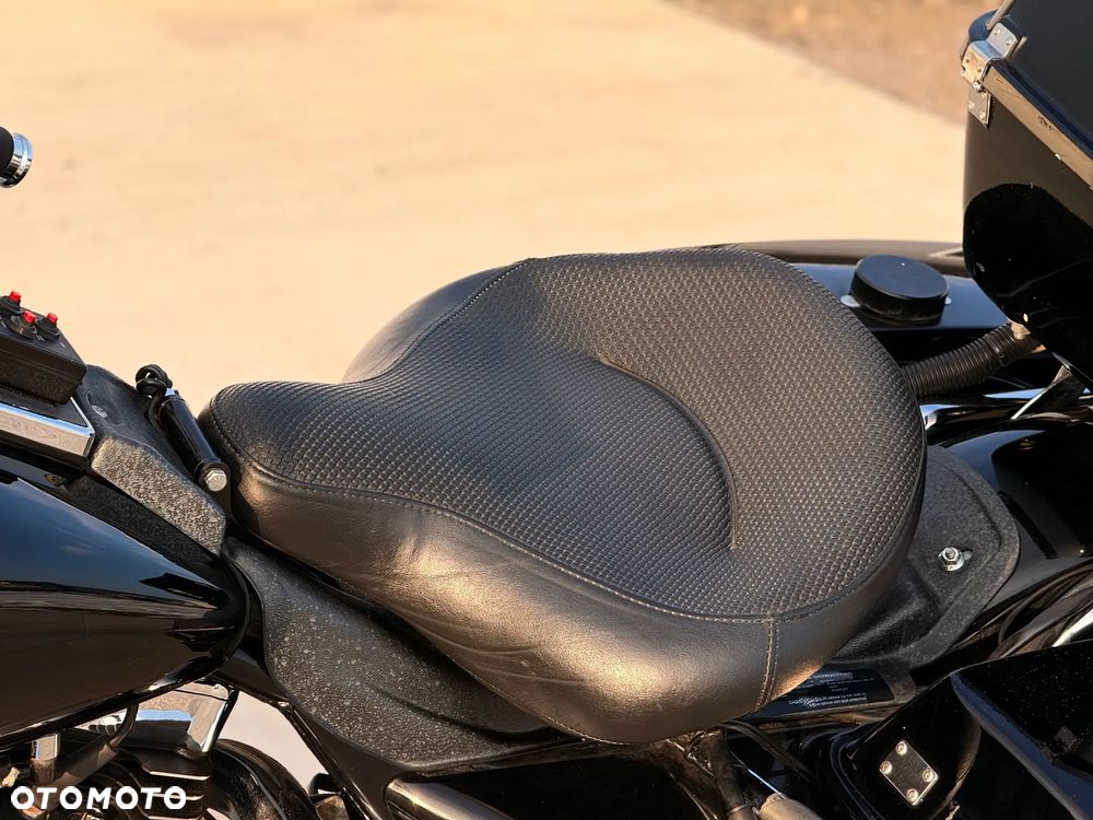 Harley-Davidson FLHT Electra Glide Standard - 40