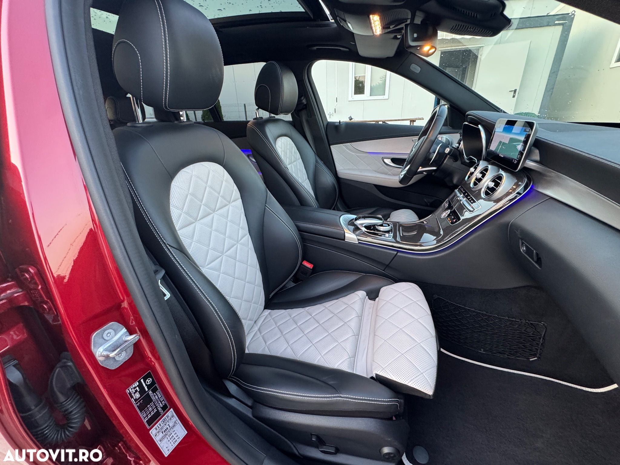 Mercedes-Benz C 220 d 4Matic 9G-TRONIC AMG Line - 24