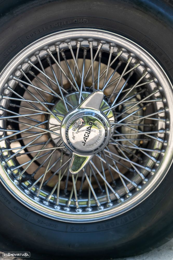 Jaguar E-Type - 41