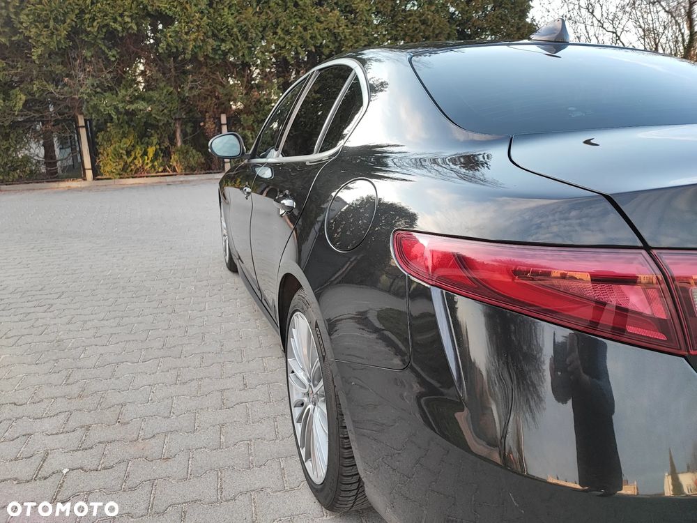Alfa Romeo Giulia 2.2 AT8 Super - 11
