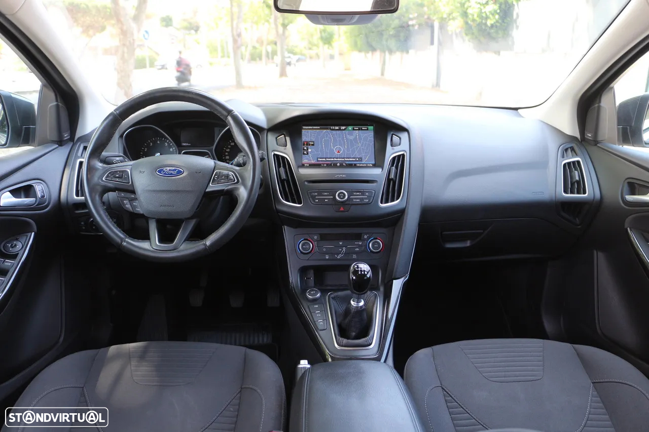 Ford Focus 1.0 SCTi Titanium - 8