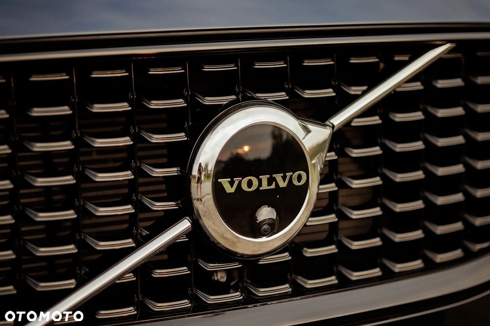 Volvo XC 60 B5 B AWD Plus Dark - 8